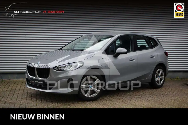 2024 BMW 230