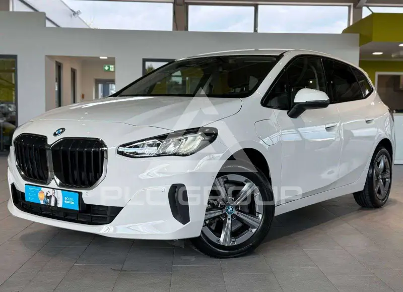2024 BMW 230