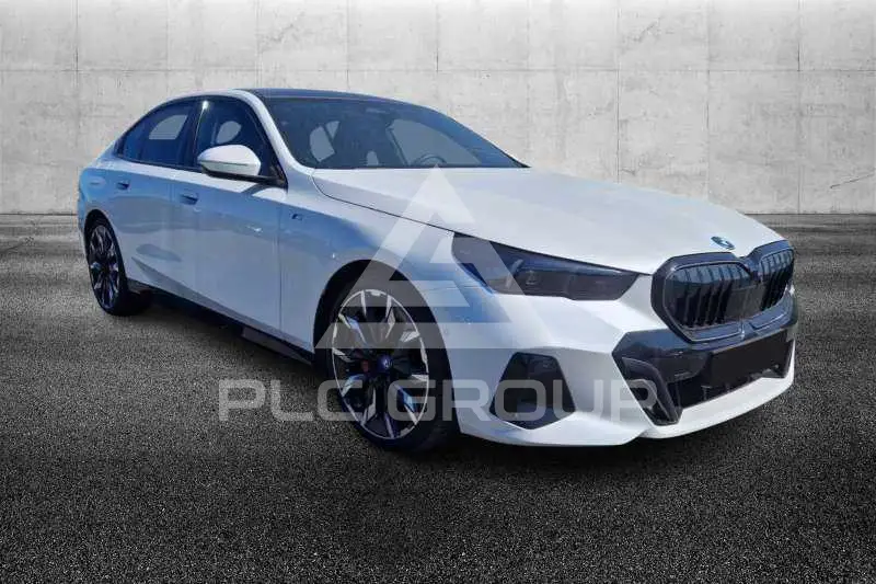 2024 BMW 530