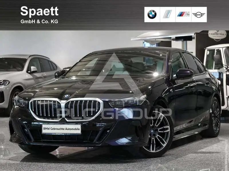 2024 BMW 530