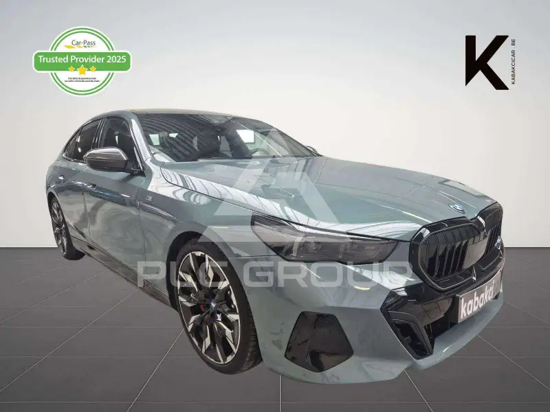 2024 BMW 530