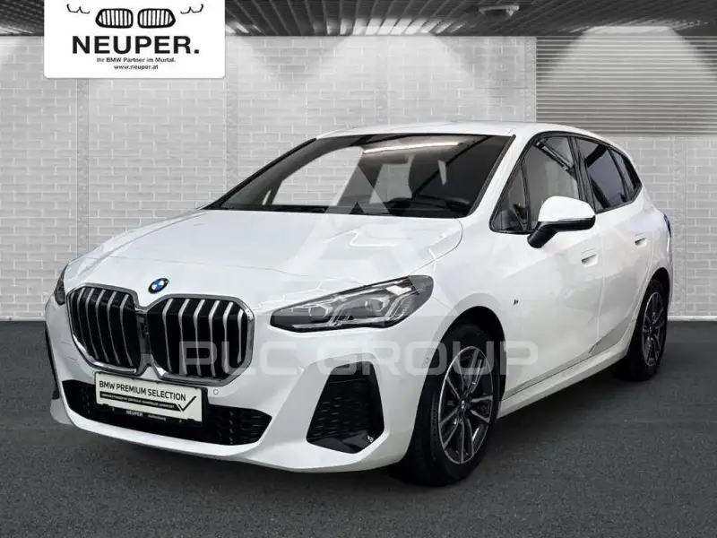 2024 BMW 218