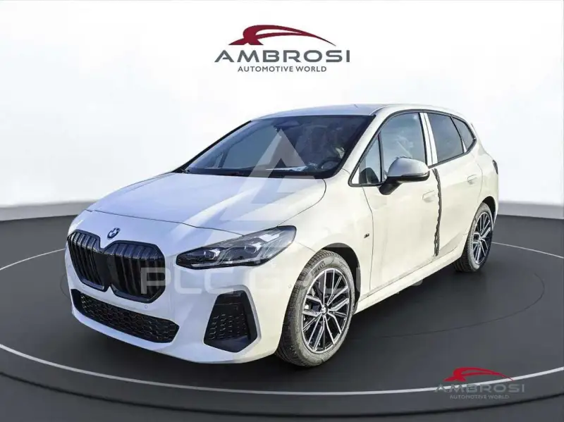 2024 BMW 218
