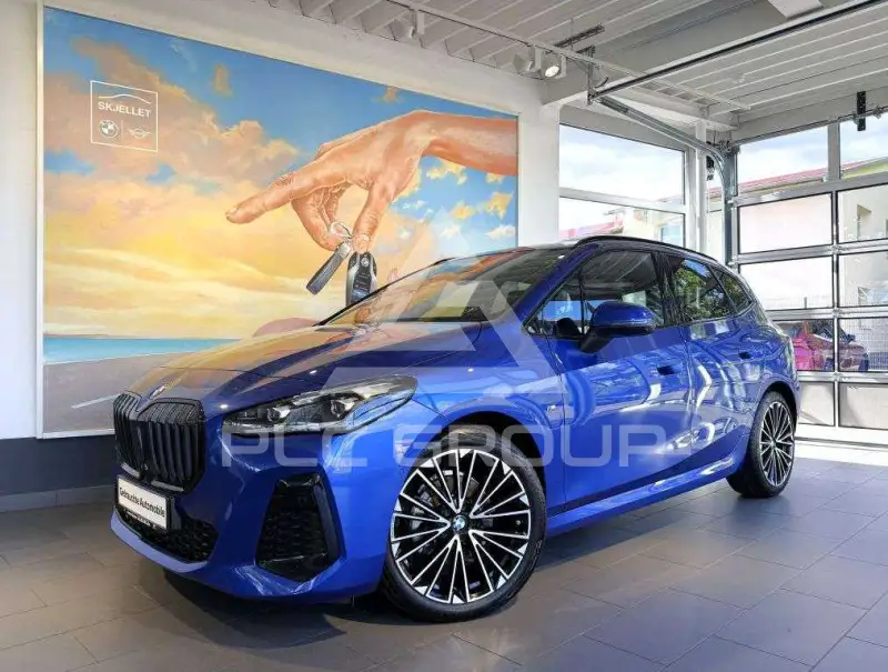 2024 BMW 218