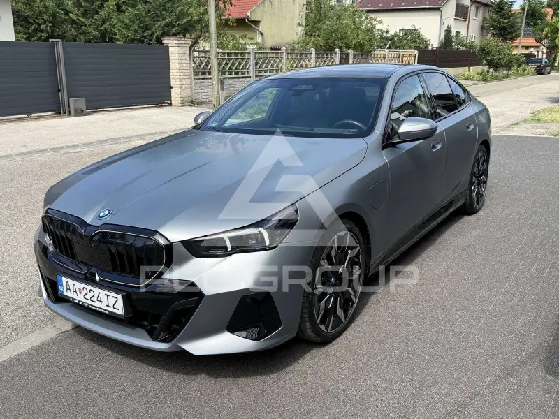 2024 BMW 550