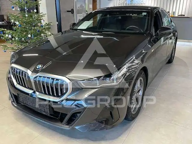 2024 BMW 520