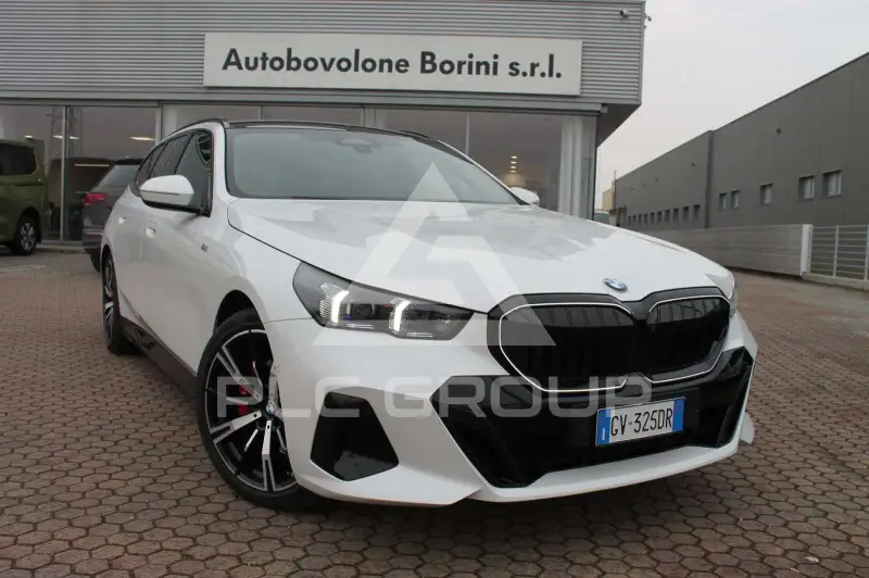2024 BMW 520