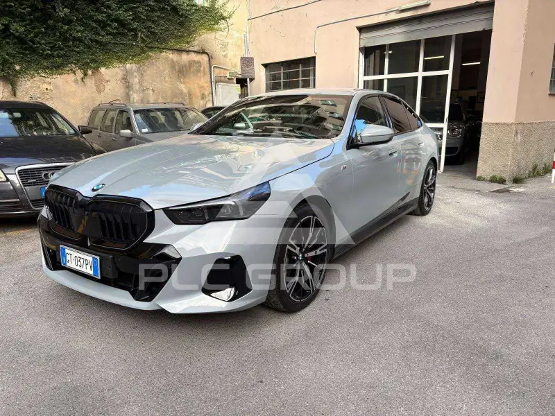 2024 BMW 520