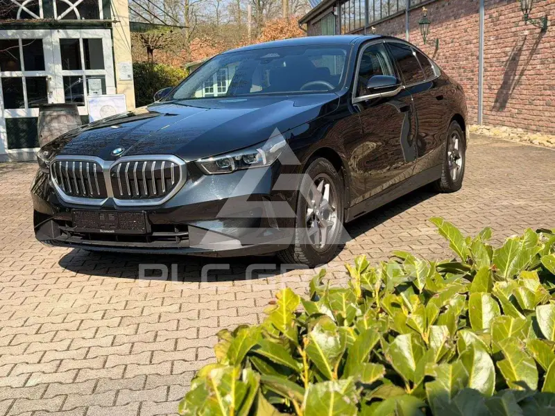 2024 BMW 520