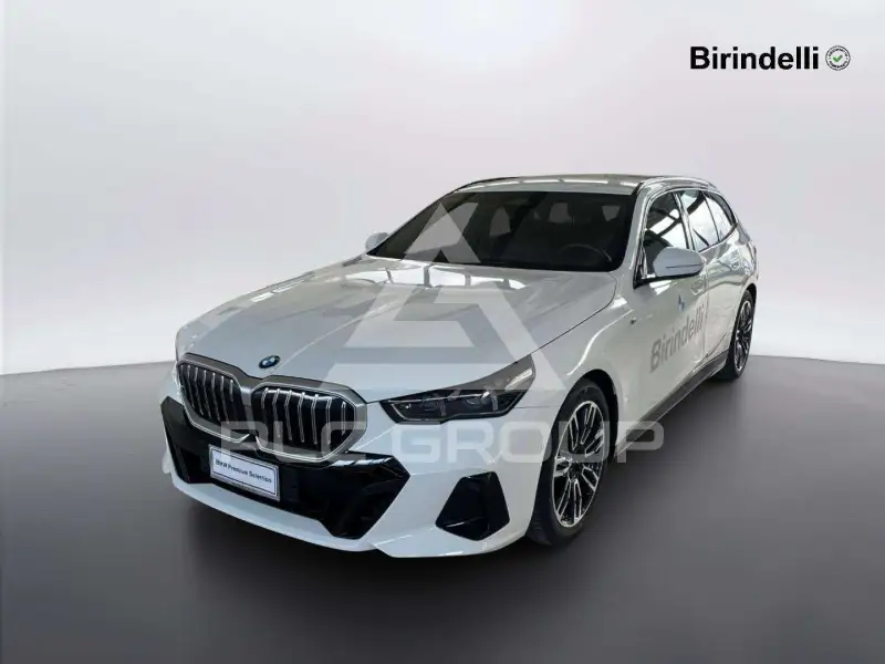 2024 BMW 520