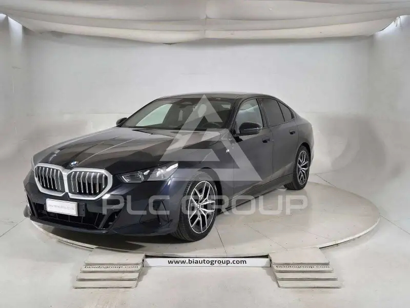 2024 BMW 520