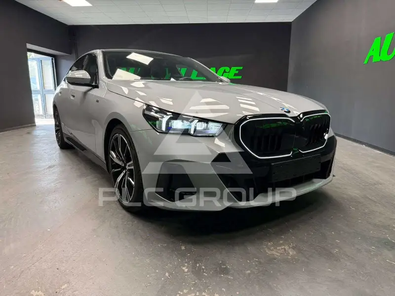 2024 BMW 520