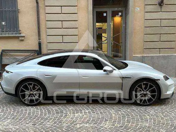 2024 Porsche Taycan