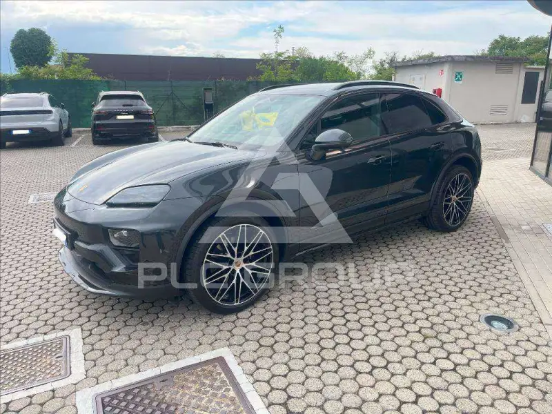 2024 Porsche MACAN