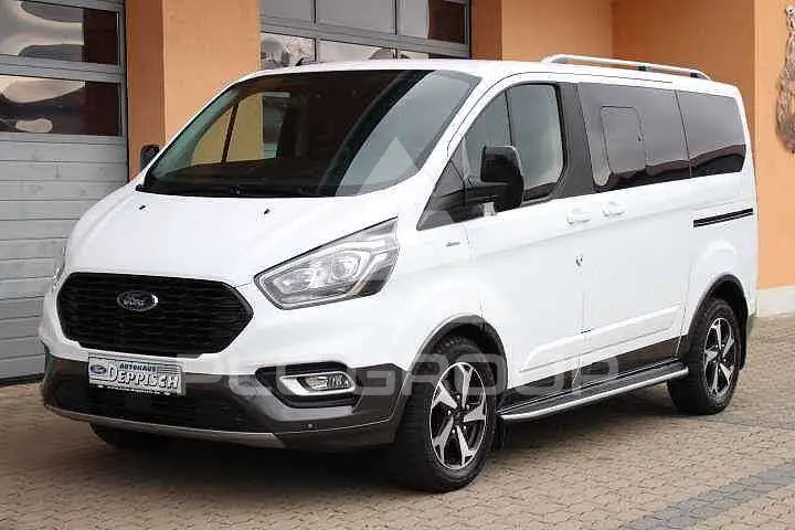 2024 Ford Tourneo
