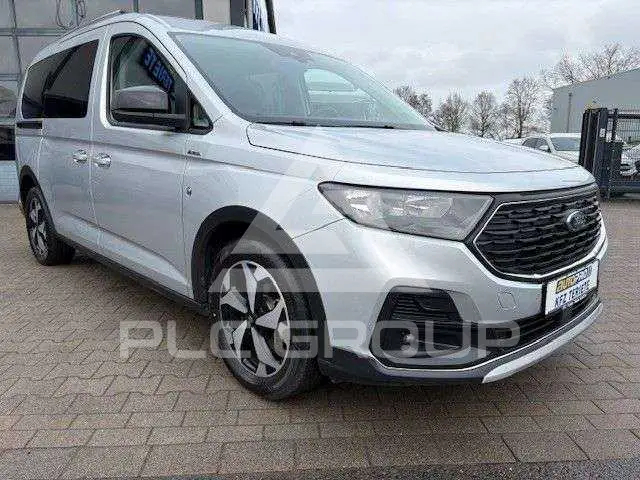 2024 Ford Tourneo
