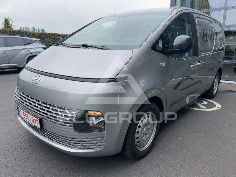 2024 Hyundai Staria