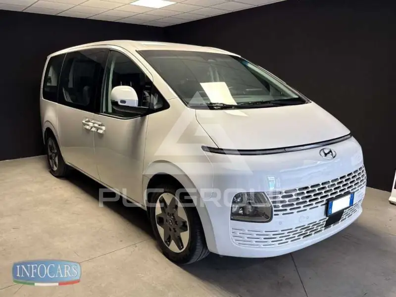 2024 Hyundai Staria