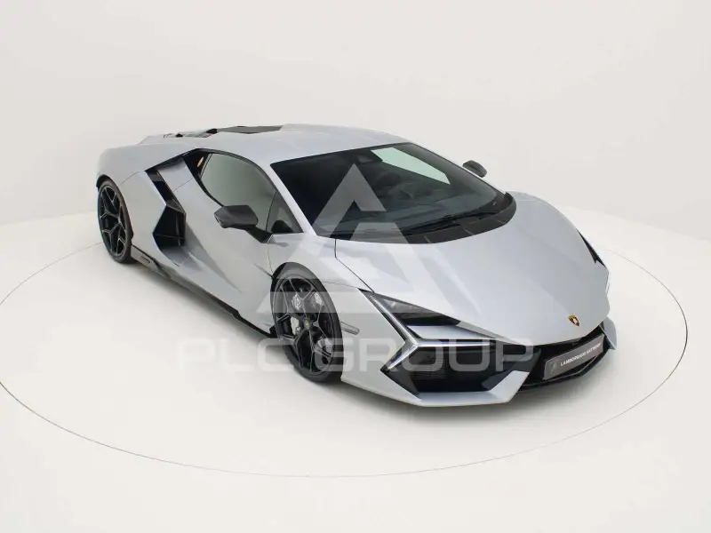 2024 Lamborghini Revuelto