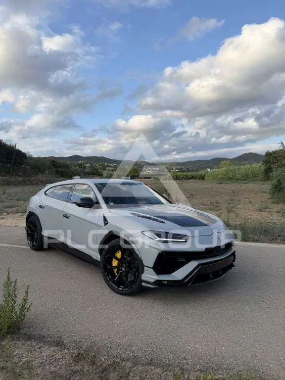 2024 Lamborghini Urus