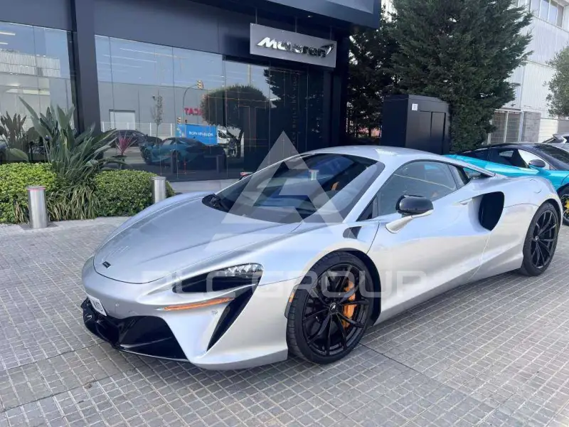 2024 McLaren ARTURA