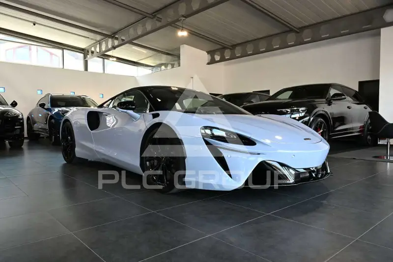 2024 McLaren ARTURA