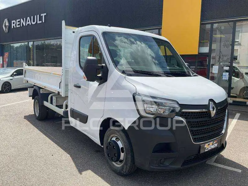 2024 Renault Master