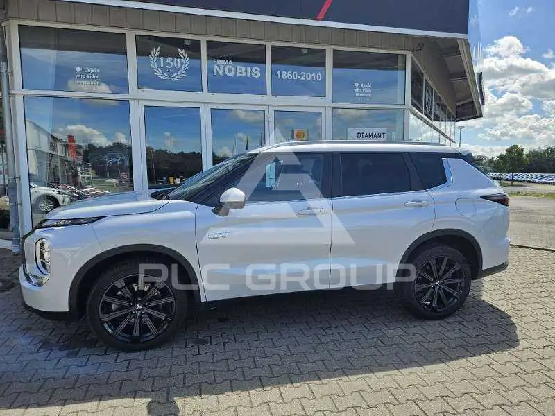 2025 Mitsubishi OUTLANDER