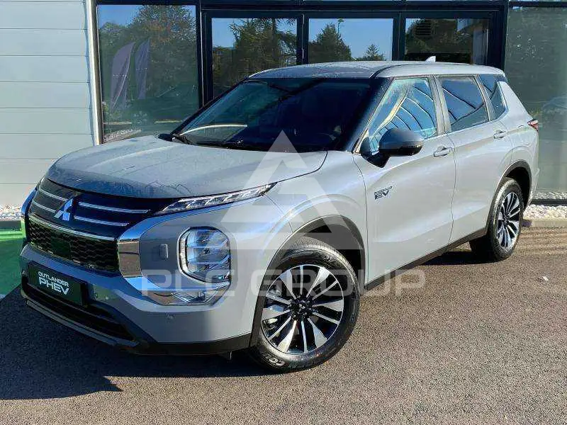 2025 Mitsubishi OUTLANDER
