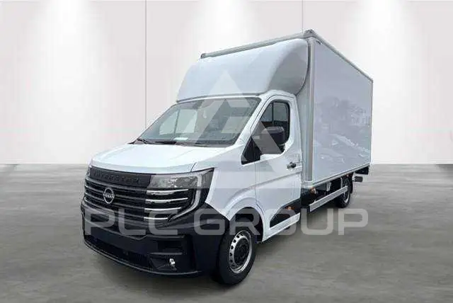 2025 Nissan Interstar