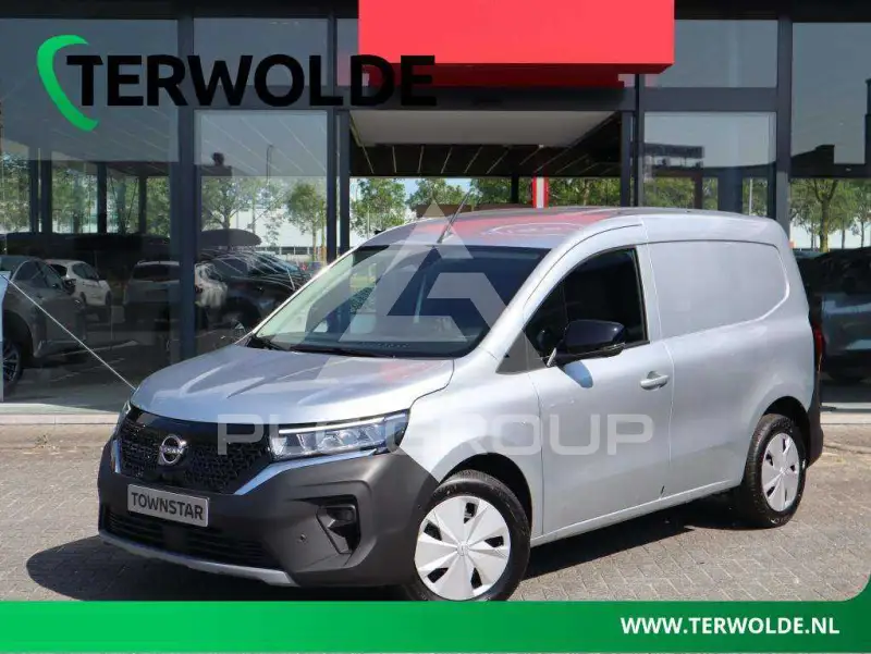 2025 Nissan TOWNSTAR