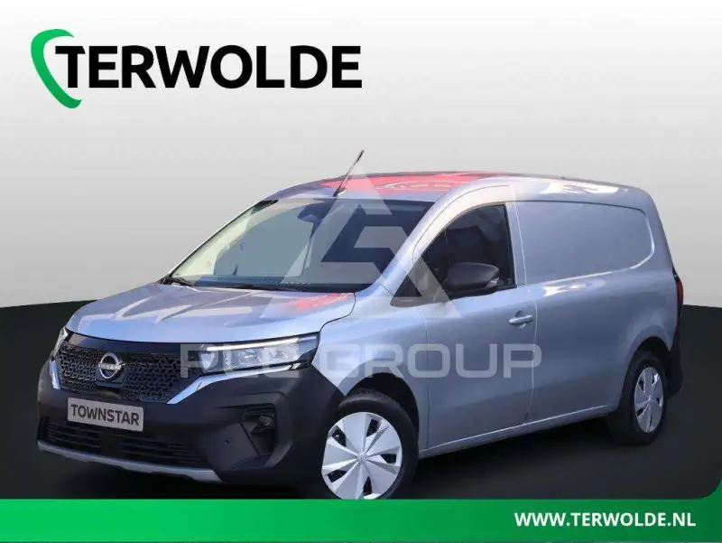 2025 Nissan TOWNSTAR