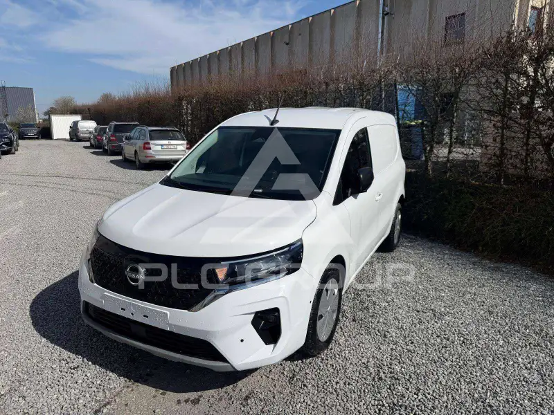 2025 Nissan TOWNSTAR