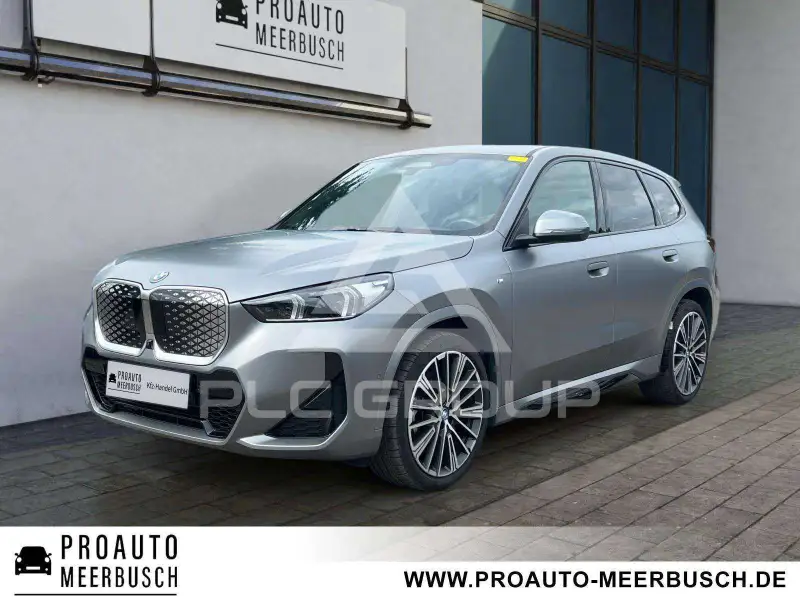 2025 BMW iX