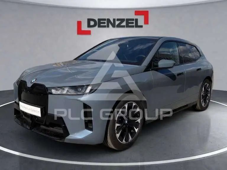 2025 BMW iX