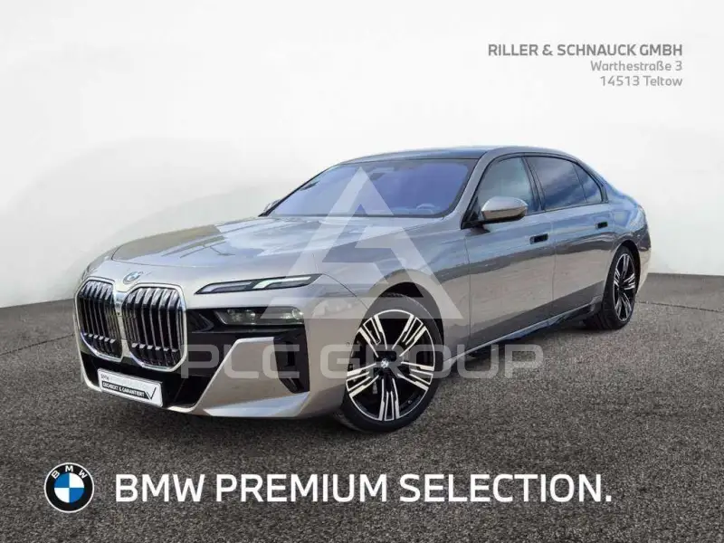 2025 BMW 740