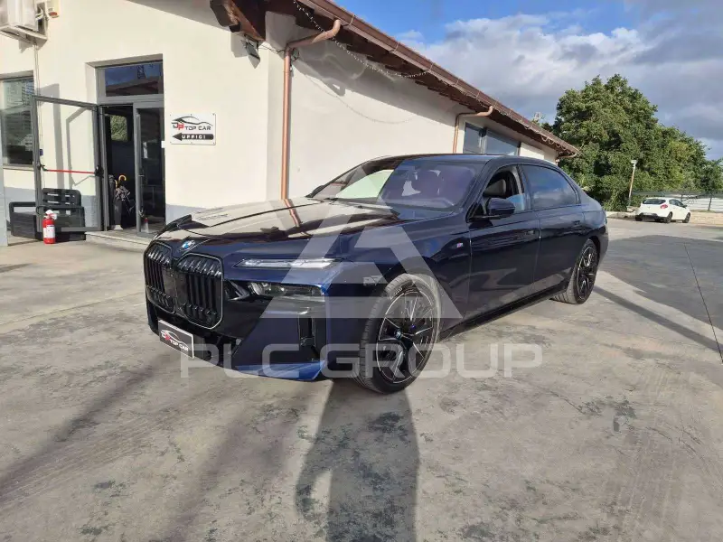 2025 BMW 740