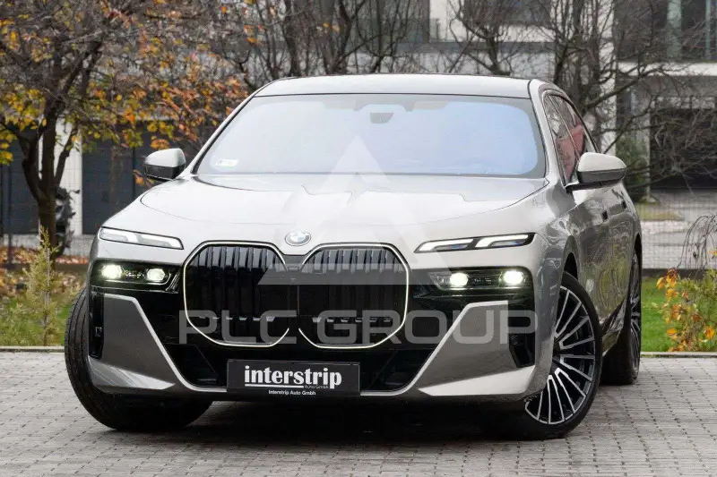 2025 BMW 740