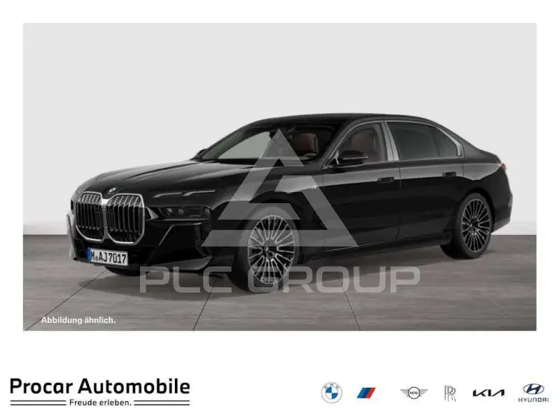 2025 BMW 740