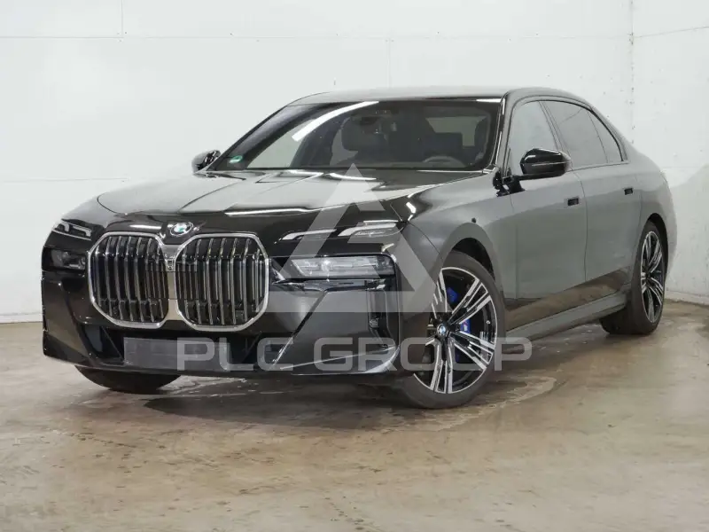 2025 BMW 740