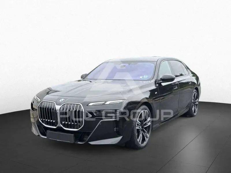 2025 BMW 740