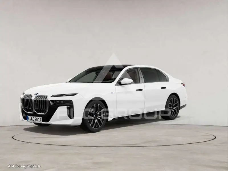2025 BMW 740
