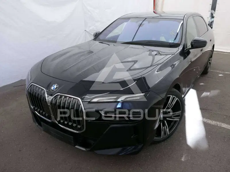 2025 BMW 740