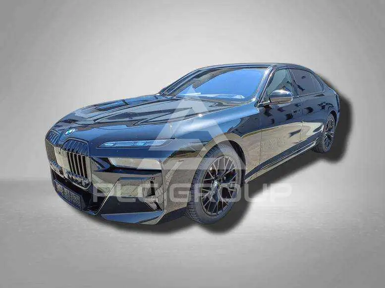 2025 BMW 740