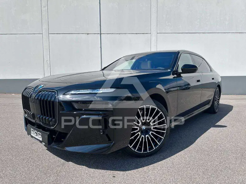 2025 BMW 740