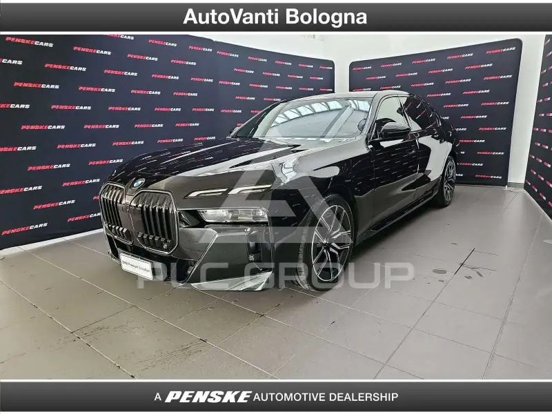 2025 BMW 740