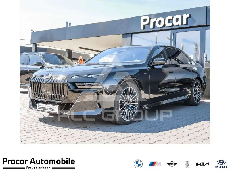 2025 BMW 740