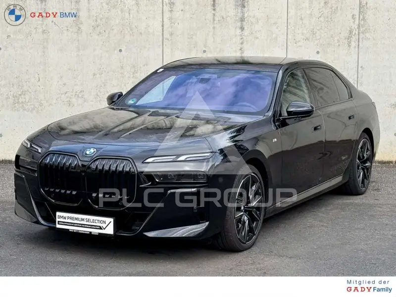 2025 BMW 740