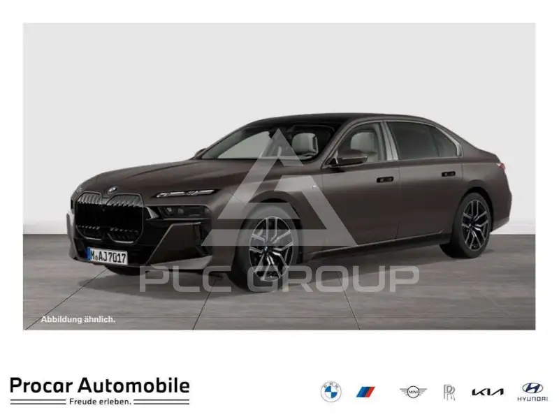 2025 BMW 740