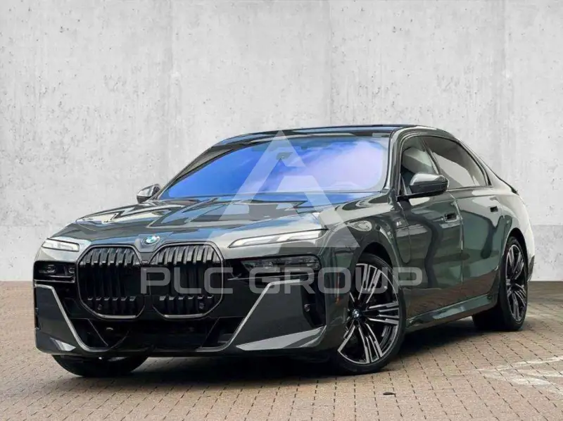 2025 BMW 740